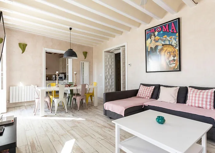 Apartment Plaza San Antonio, Casa Bugambilla