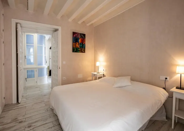 Plaza San Antonio, Casa Bugambilla