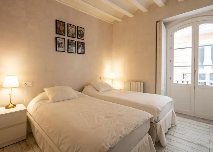 Plaza San Antonio, Casa Bugambilla