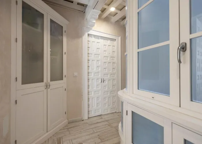 Apartment Plaza San Antonio, Casa Bugambilla